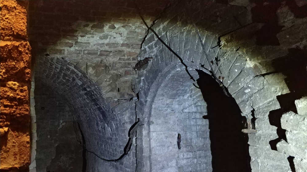 Генические катакомбы и курганы Арабатской Стрелки: тайны, загадки, факты