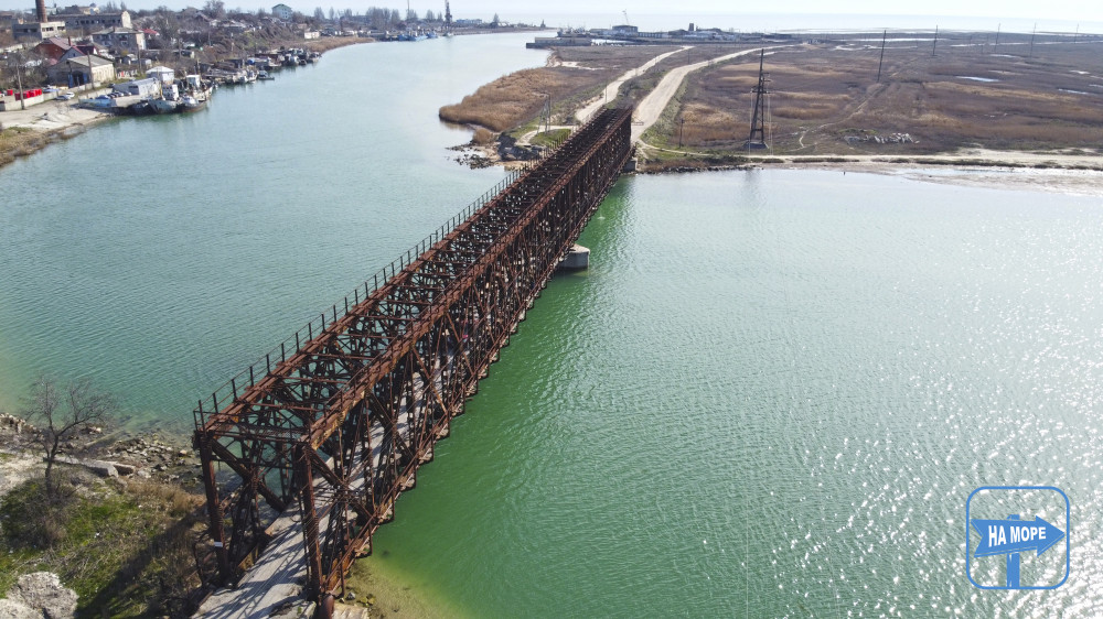 Железный мост в Геническе