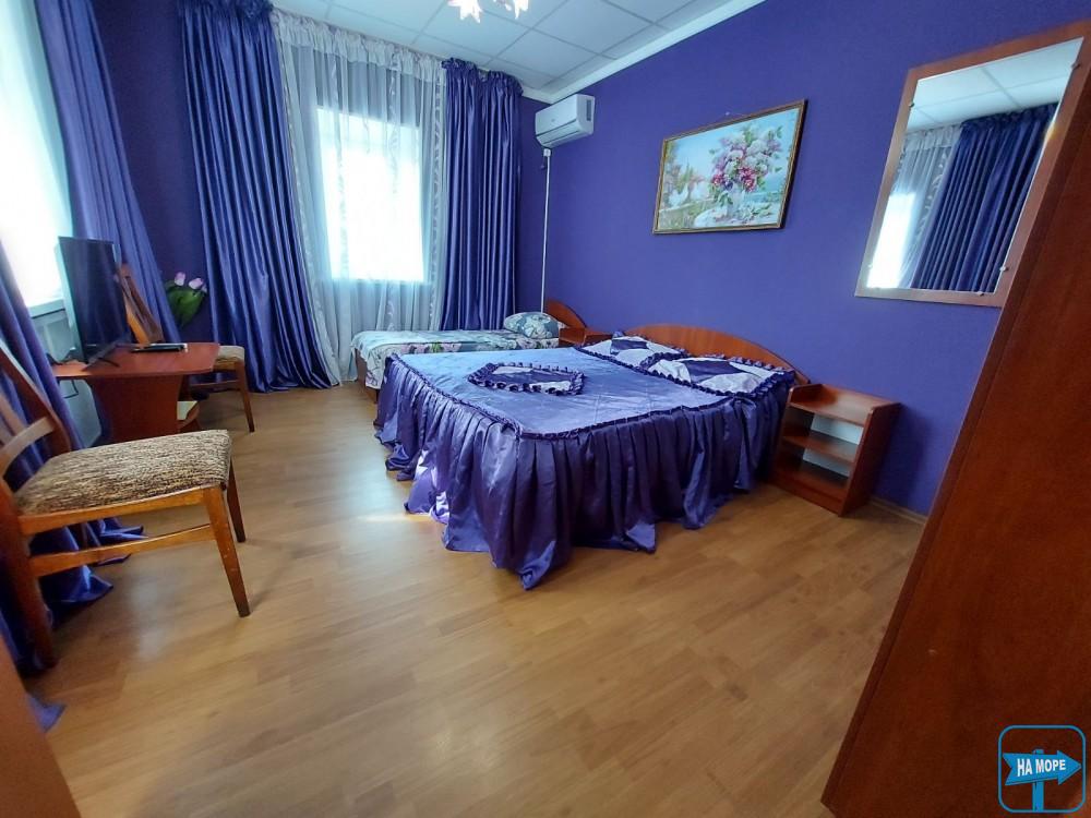 Мини-гостиница "Спуск Портовый 6"