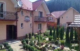 Отель "Зоряна"