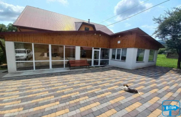 Садиба БІЛЯ КОМОРИ