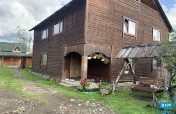 ЗАТИШНА ХАТИНА