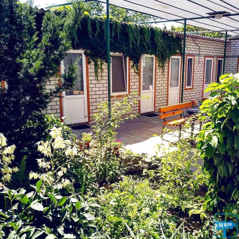 Приватне домоволодіння Миру 85