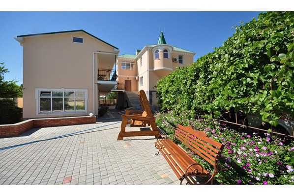 Вилла "КАПРИЗ"