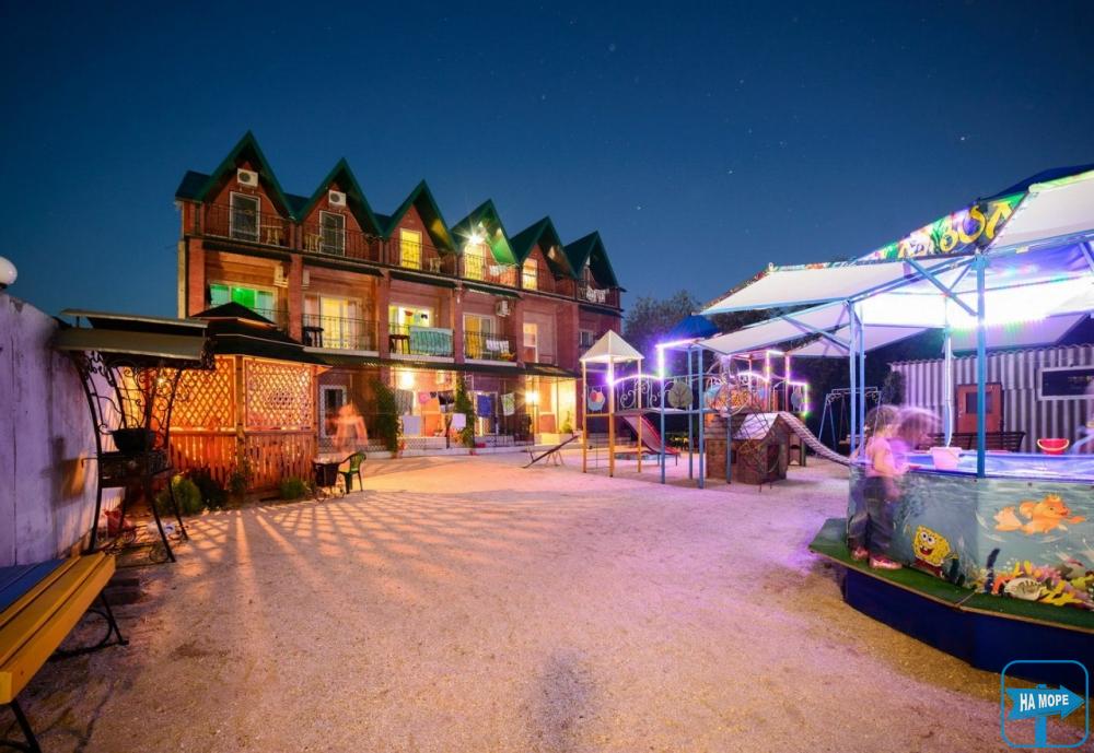 База відпочинку "Азовська Хвиля"