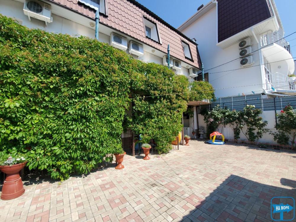 Мини отель "Приморская 80/1"