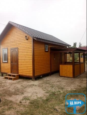 Домики у моря на Азовской