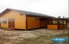 Домики у моря на Азовской