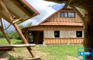 Коттедж У Петрашів За річкою