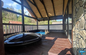 Чан возле речки, джакузи